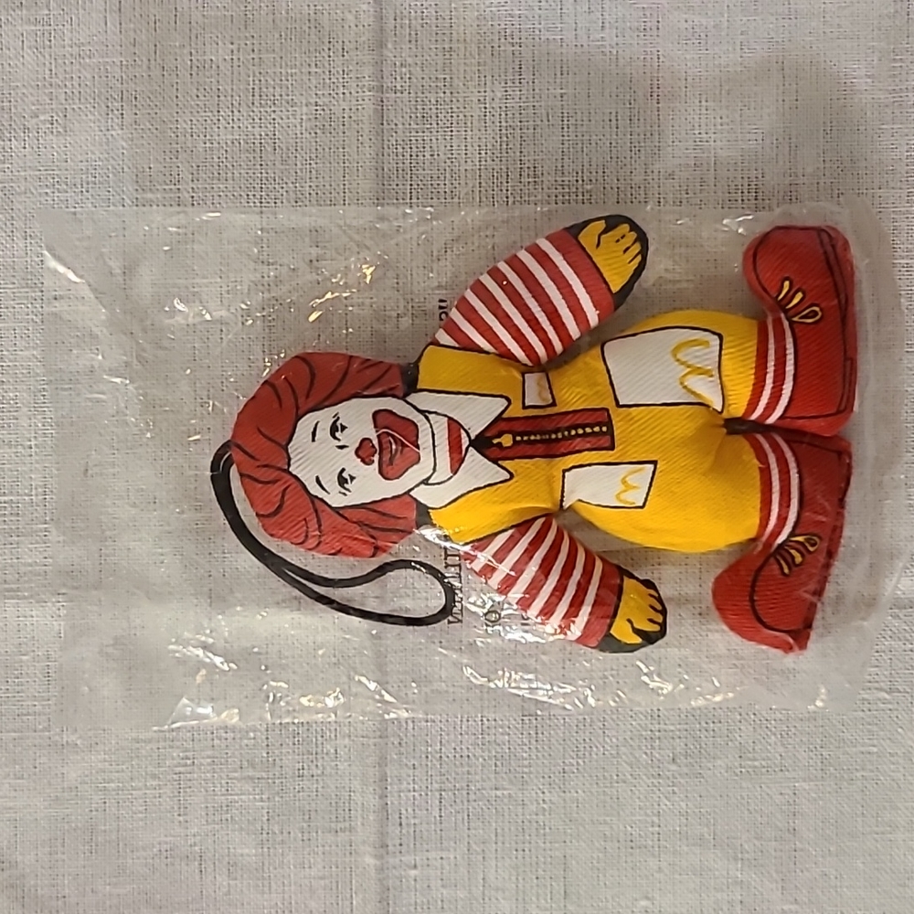 1985 MCDONALD'S HAPPY MEAL 4" RONALD MCDONALD PLUSH DOLL ORNAMENT VINTAGE TOY